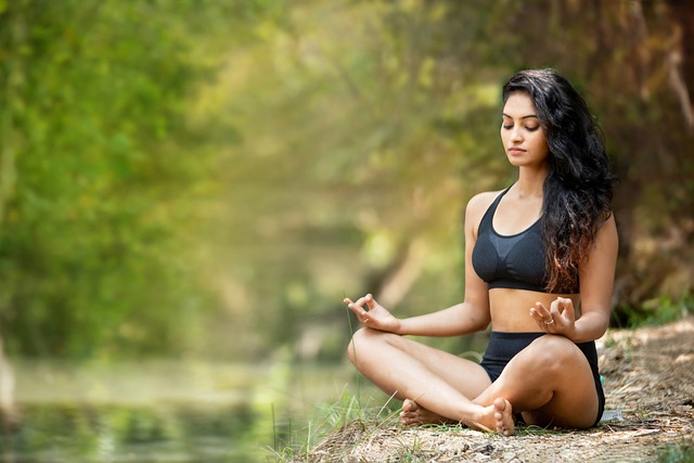 योग कार्य-जीवन संतुलन को कैसे सुधारता है?
